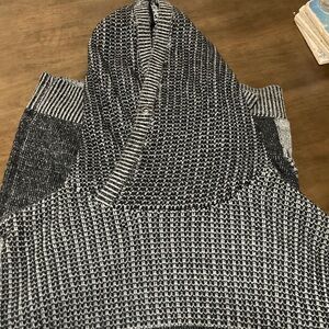Men's Black and Gray Knit Hoodie